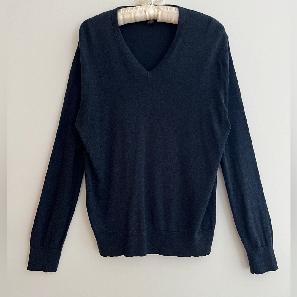 BANANA REPUBLIC Luxury Blend V Neck Long Sleeve Sweater Silk Cashmere Blend
